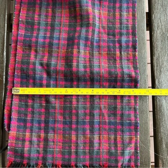 Vintage Plaid Wool Scarf - Picture 2 of 3
